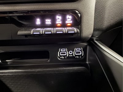2020 RAM 1500 Big Horn Crew Cab 4x4 5'7' Box
