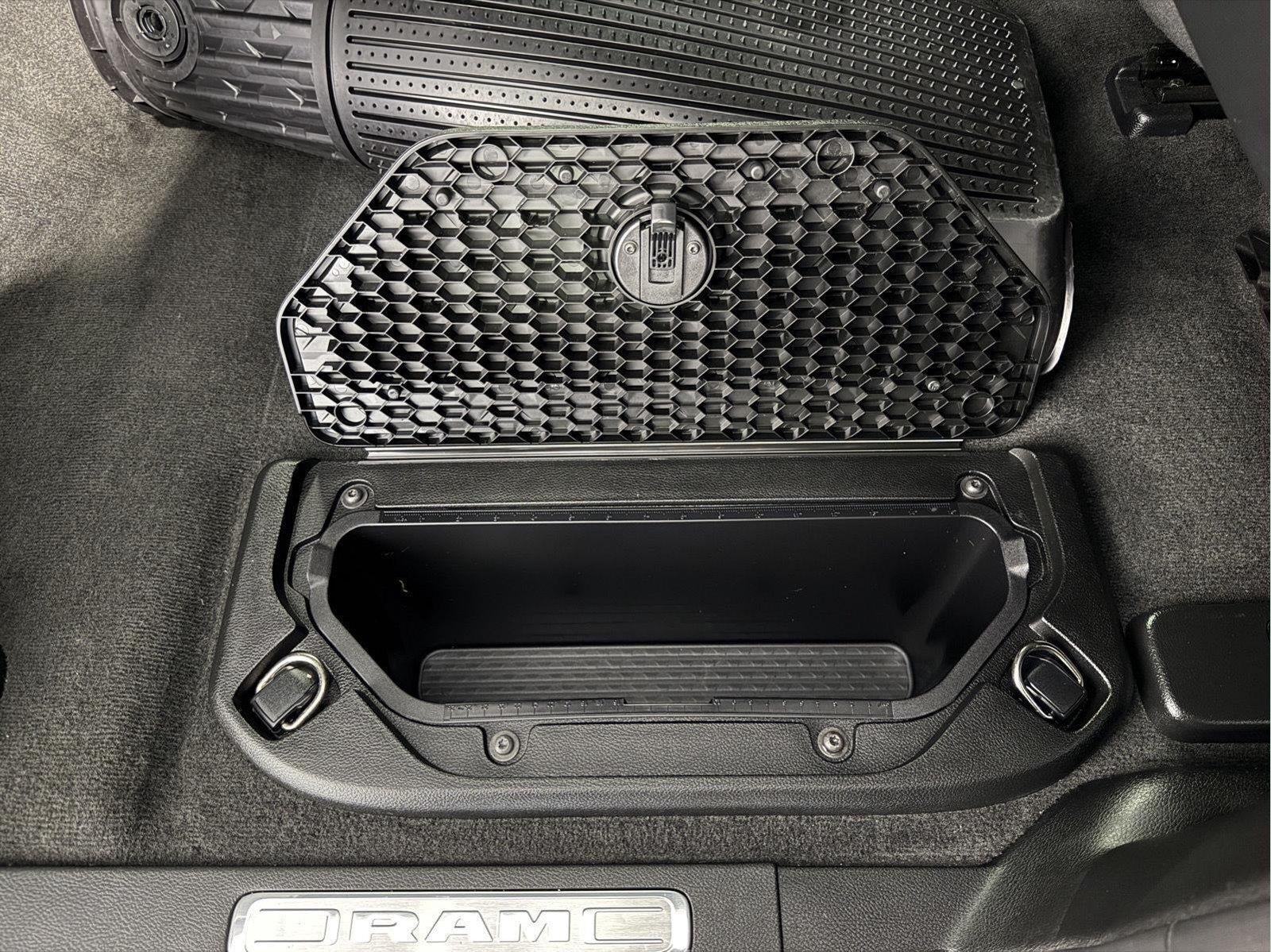 2022 RAM 1500 Laramie Crew Cab 4x4 5'7' Box