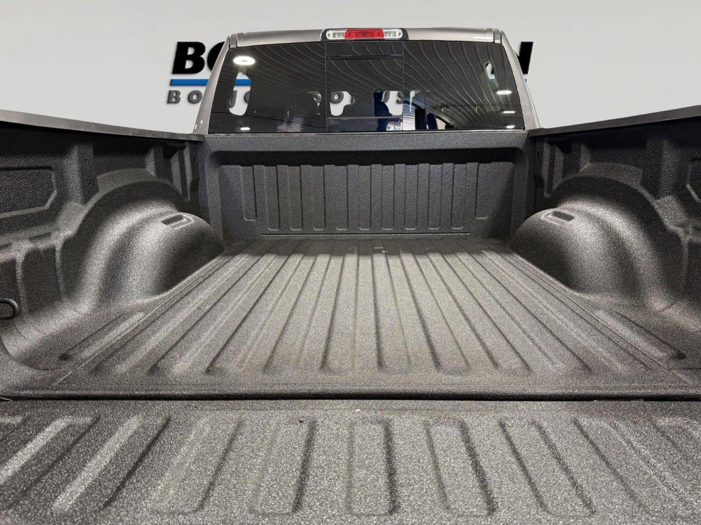 2022 RAM 1500 Laramie Crew Cab 4x4 5'7' Box