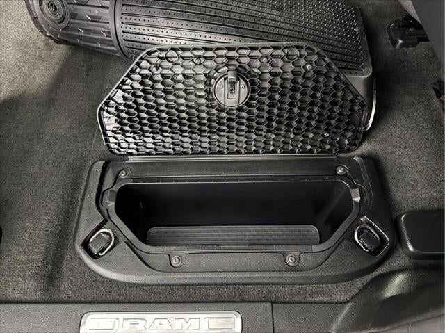 2022 RAM 1500 Laramie Crew Cab 4x4 5'7' Box