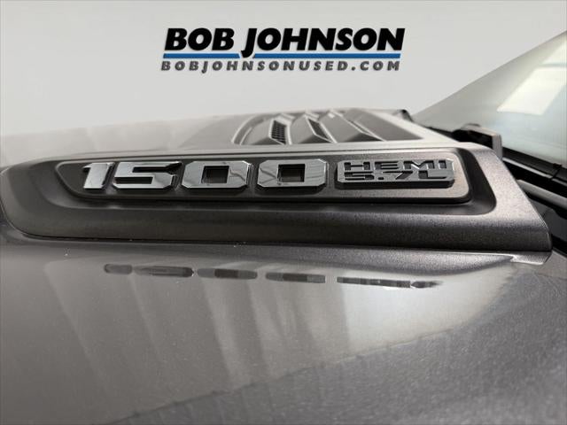 2022 RAM 1500 Laramie Crew Cab 4x4 5'7' Box