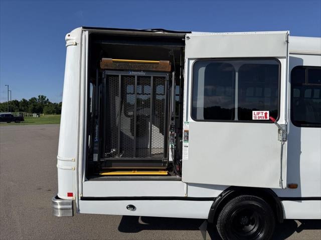 2019 Ford E-450 Cutaway E-450 DRW 158' WB