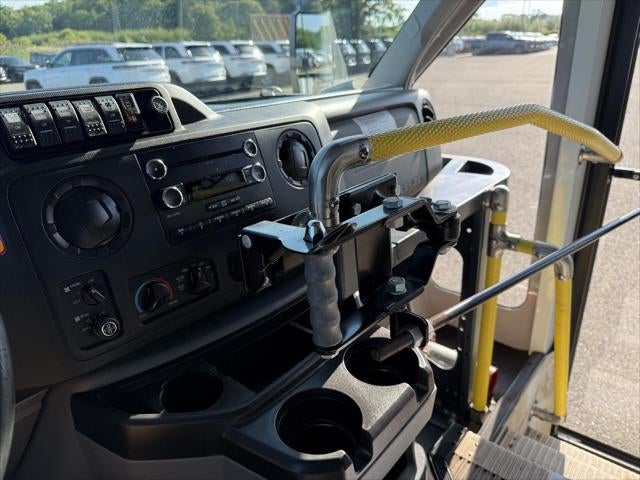 2019 Ford E-450 Cutaway E-450 DRW 158' WB