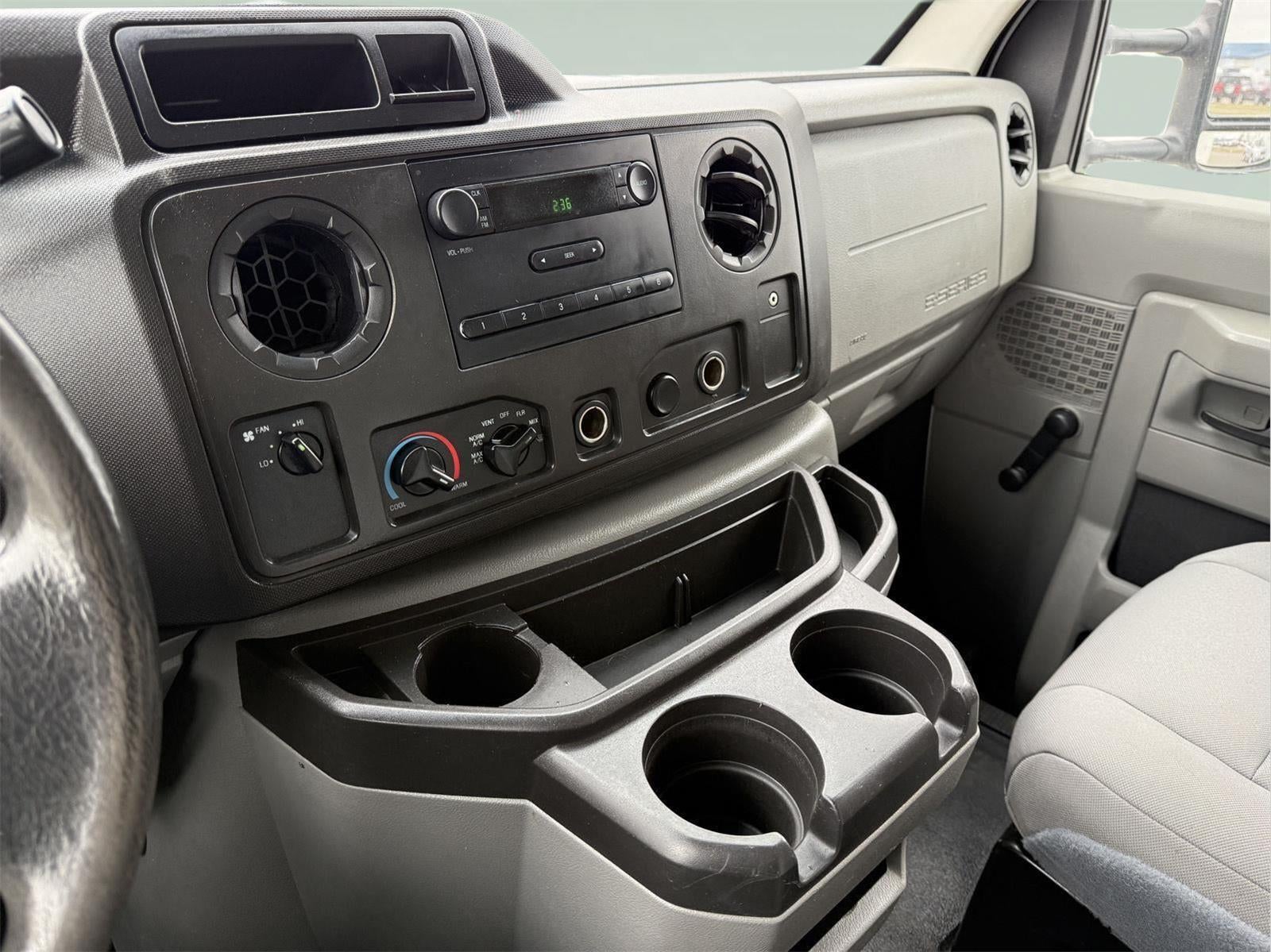 2019 Ford E-450 Cutaway E-450 DRW 158 WB