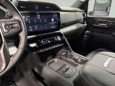 2025 GMC Sierra 2500HD 4WD Crew Cab Standard Bed AT4
