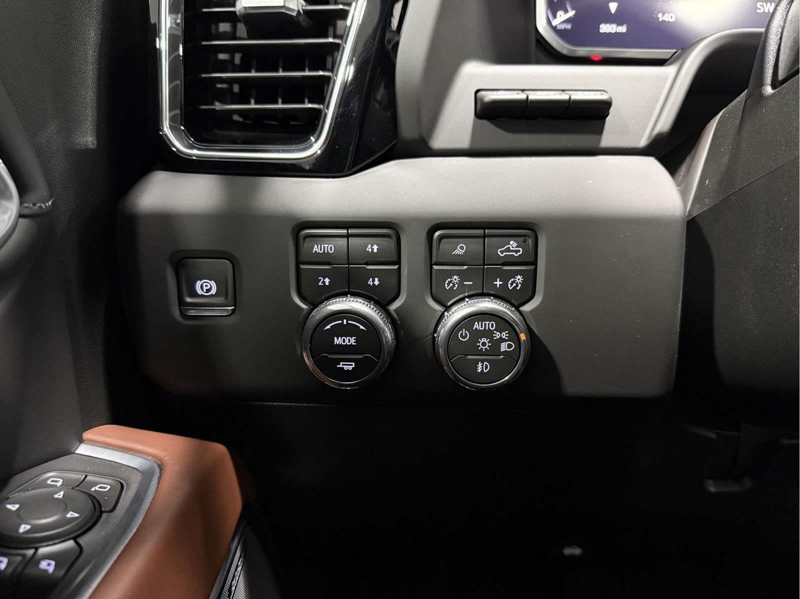 2026 GMC Sierra 2500HD Crew Cab, Standard Bed, Denali Ultimate, 4WD