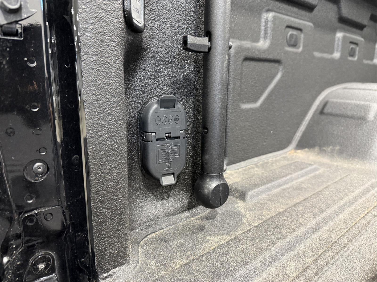 2025 GMC Sierra 2500HD 4WD Crew Cab Standard Bed SLT