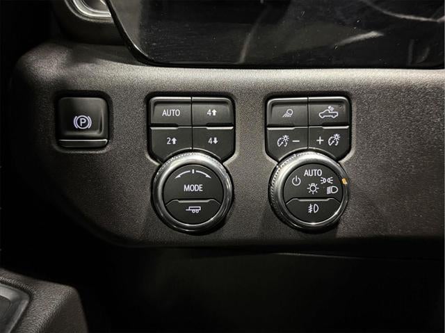 2025 GMC Sierra 2500HD 4WD Crew Cab Standard Bed SLT