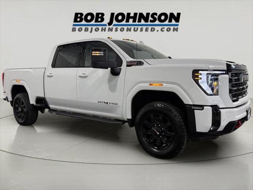 2025 GMC Sierra 2500HD 4WD Crew Cab Standard Bed AT4