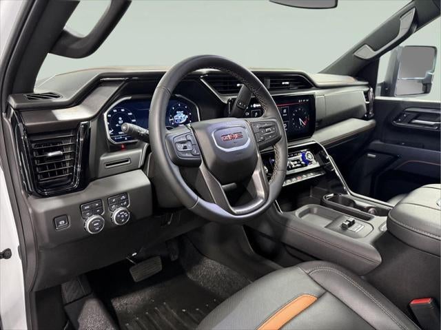 2025 GMC Sierra 2500HD 4WD Crew Cab Standard Bed AT4