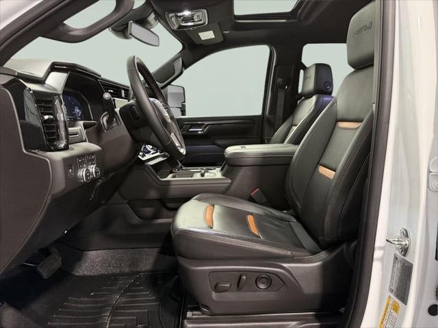 2025 GMC Sierra 2500HD 4WD Crew Cab Standard Bed AT4