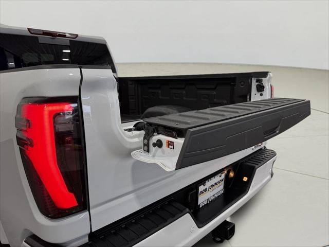 2025 GMC Sierra 2500HD 4WD Crew Cab Standard Bed AT4