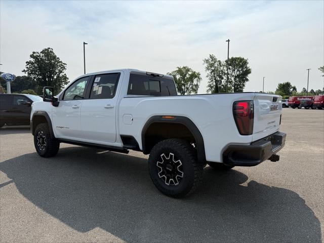2025 GMC Sierra 2500HD Crew Cab, Standard Bed, AT4X, 4WD