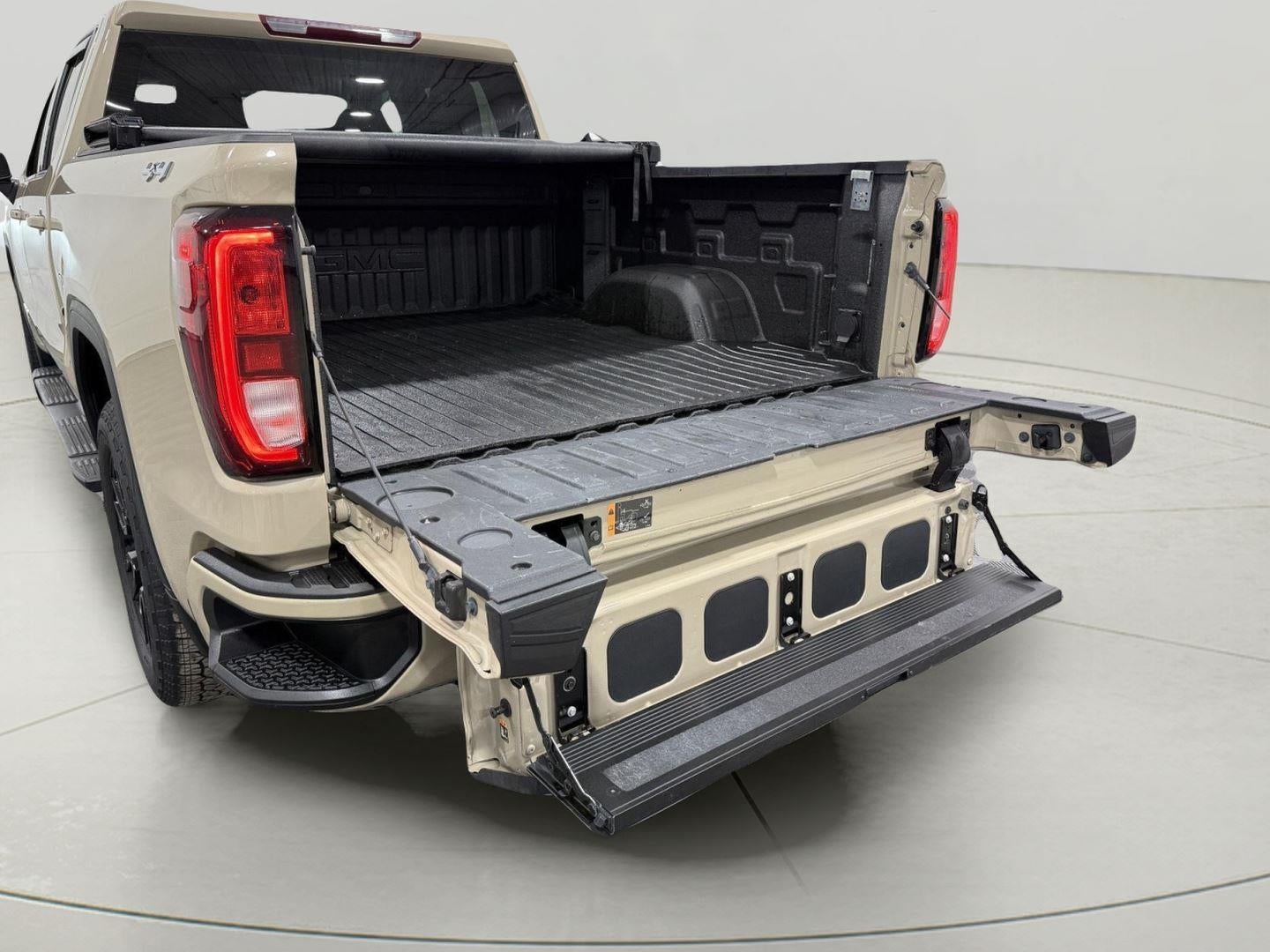 2022 GMC Sierra 1500 4WD Crew Cab Short Box Elevation
