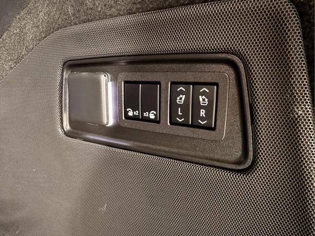 2023 Cadillac Escalade 4WD Sport Platinum