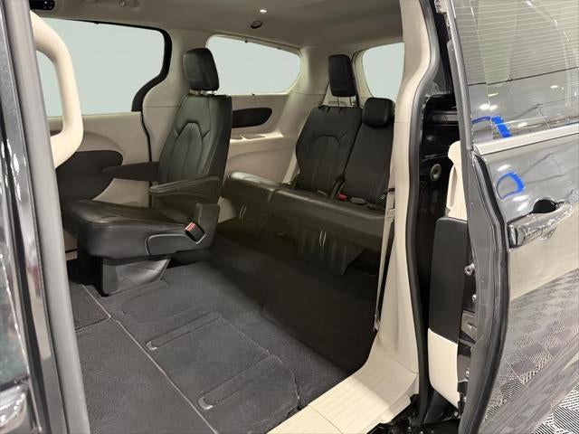 2022 Chrysler Pacifica Touring L AWD