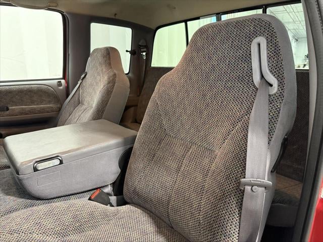 1999 Dodge Ram 1500 2dr Club Cab 139 WB 4WD