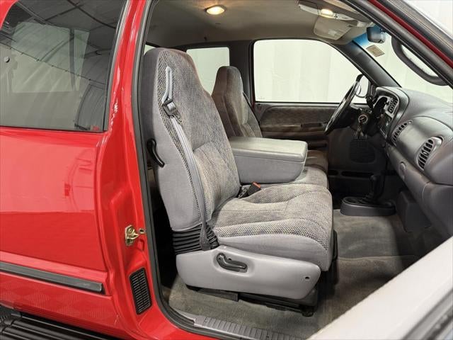1999 Dodge Ram 1500 2dr Club Cab 139 WB 4WD