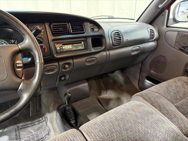 1999 Dodge Ram 1500 2dr Club Cab 139 WB 4WD