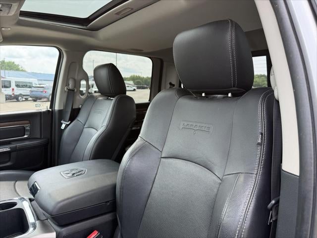 2017 RAM 3500 Laramie Crew Cab 4x4 6'4' Box