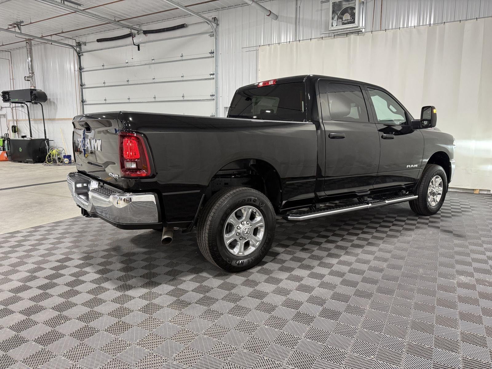 2026 RAM 2500 Big Horn/CHROME PACKAGE