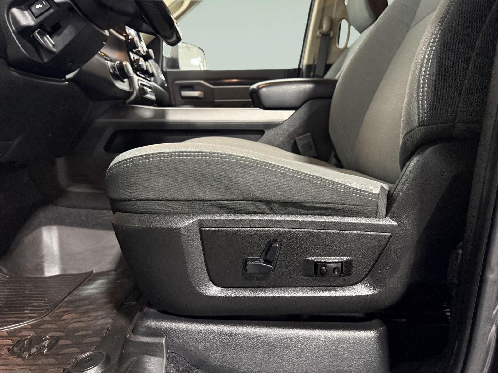 2020 RAM 2500 Big Horn Crew Cab 4x4 6'4' Box