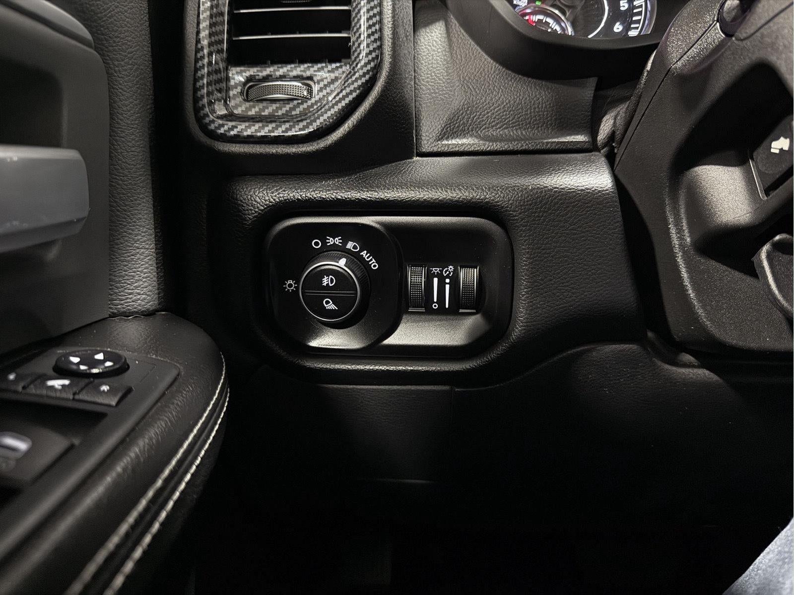 2020 RAM 2500 Big Horn Crew Cab 4x4 6'4' Box