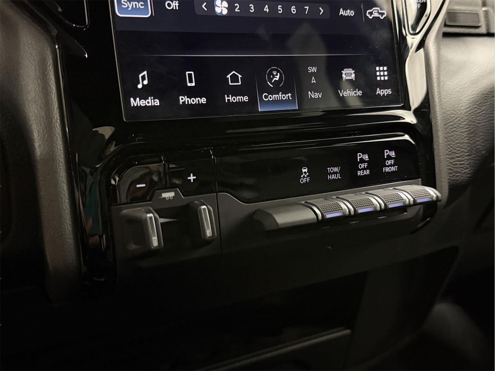 2024 RAM 2500 Big Horn Crew Cab 4x4 6'4' Box