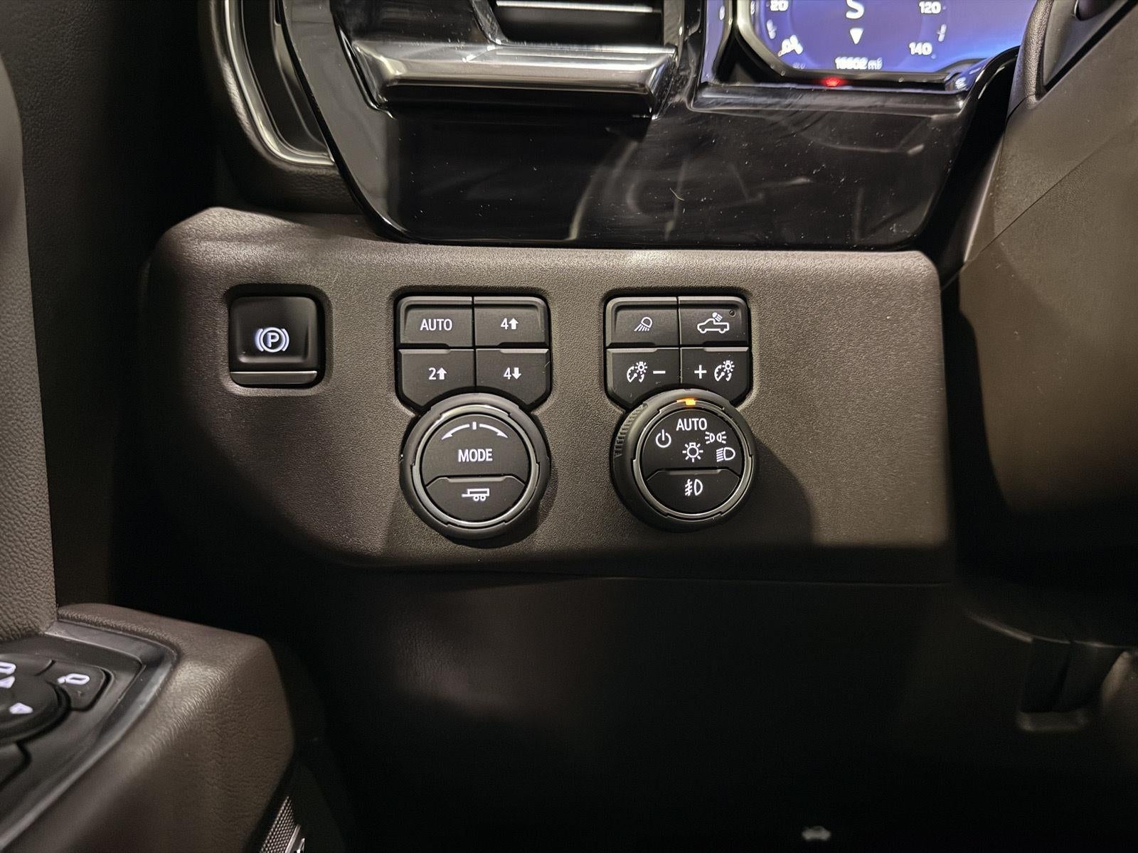 2022 Chevrolet Silverado 1500 4WD Crew Cab Short Bed LT Trail Boss