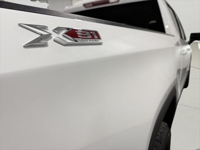 2025 GMC Sierra 1500 4WD Crew Cab Short Box Elevation with 3SB