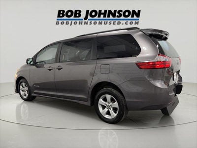 2020 Toyota Sienna LE