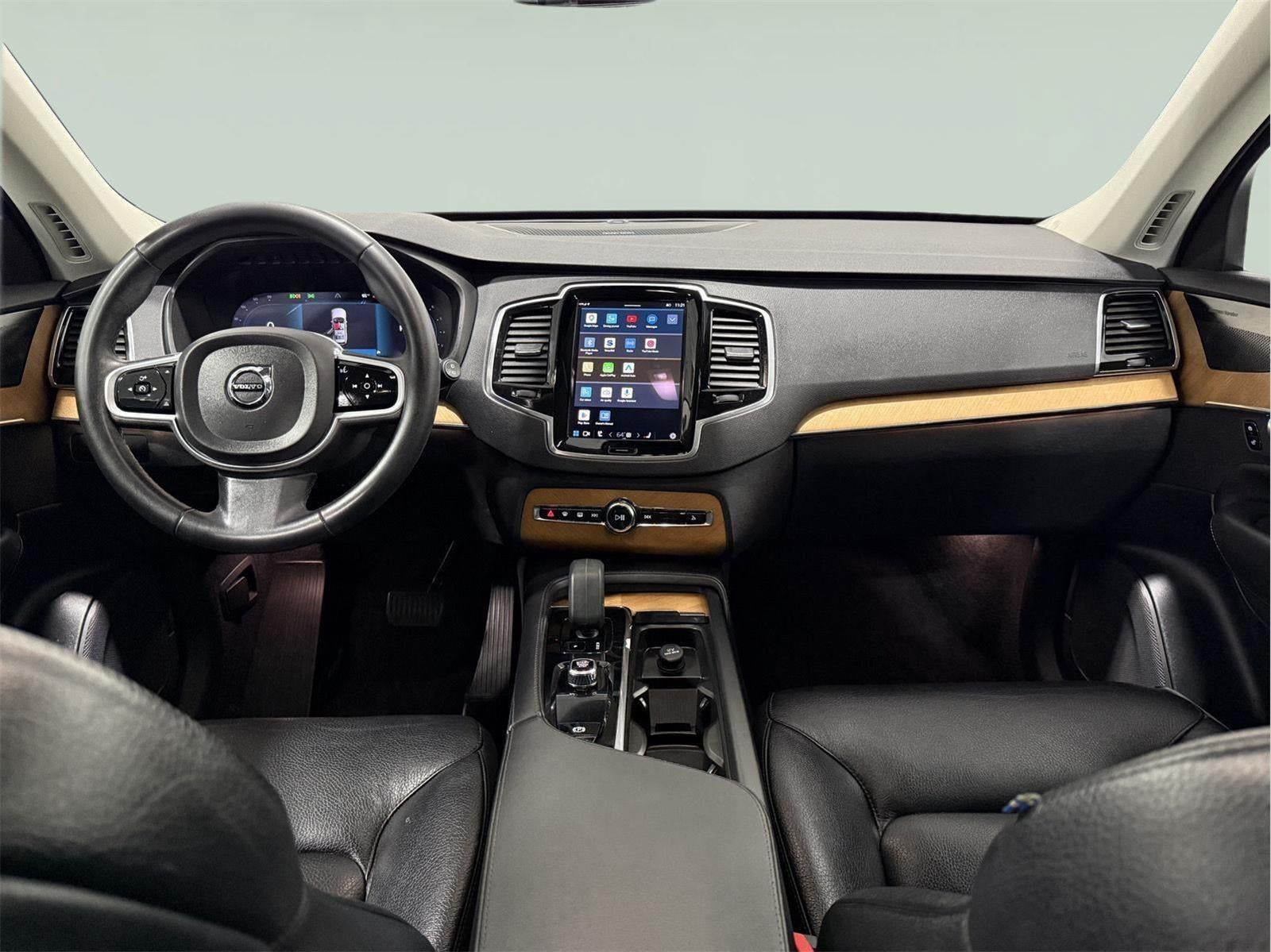 2023 Volvo XC90 B5 Plus