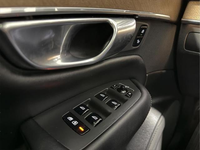 2023 Volvo XC90 B5 Plus