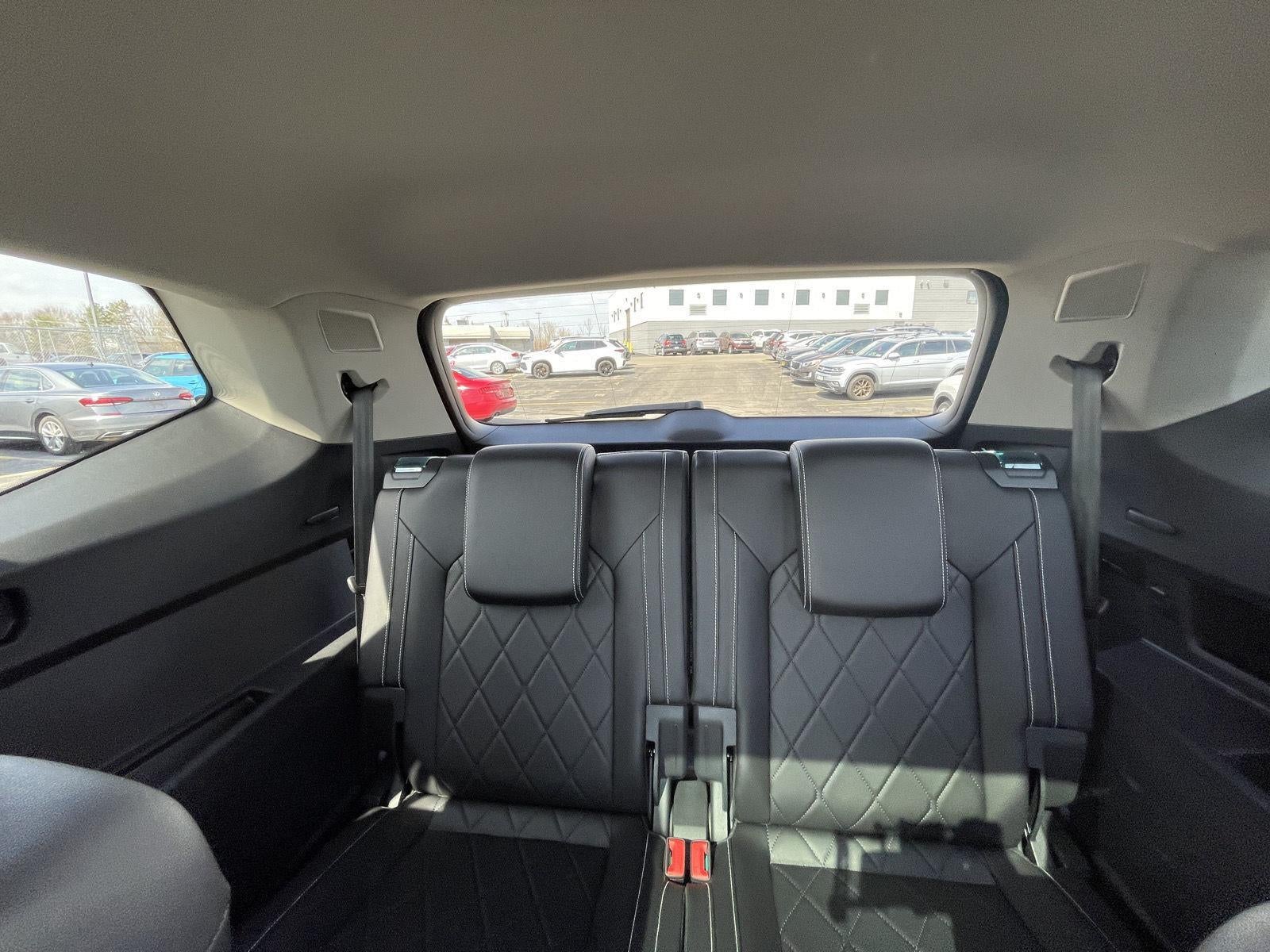 2024 Volkswagen Atlas 2.0T SEL Premium R-Line