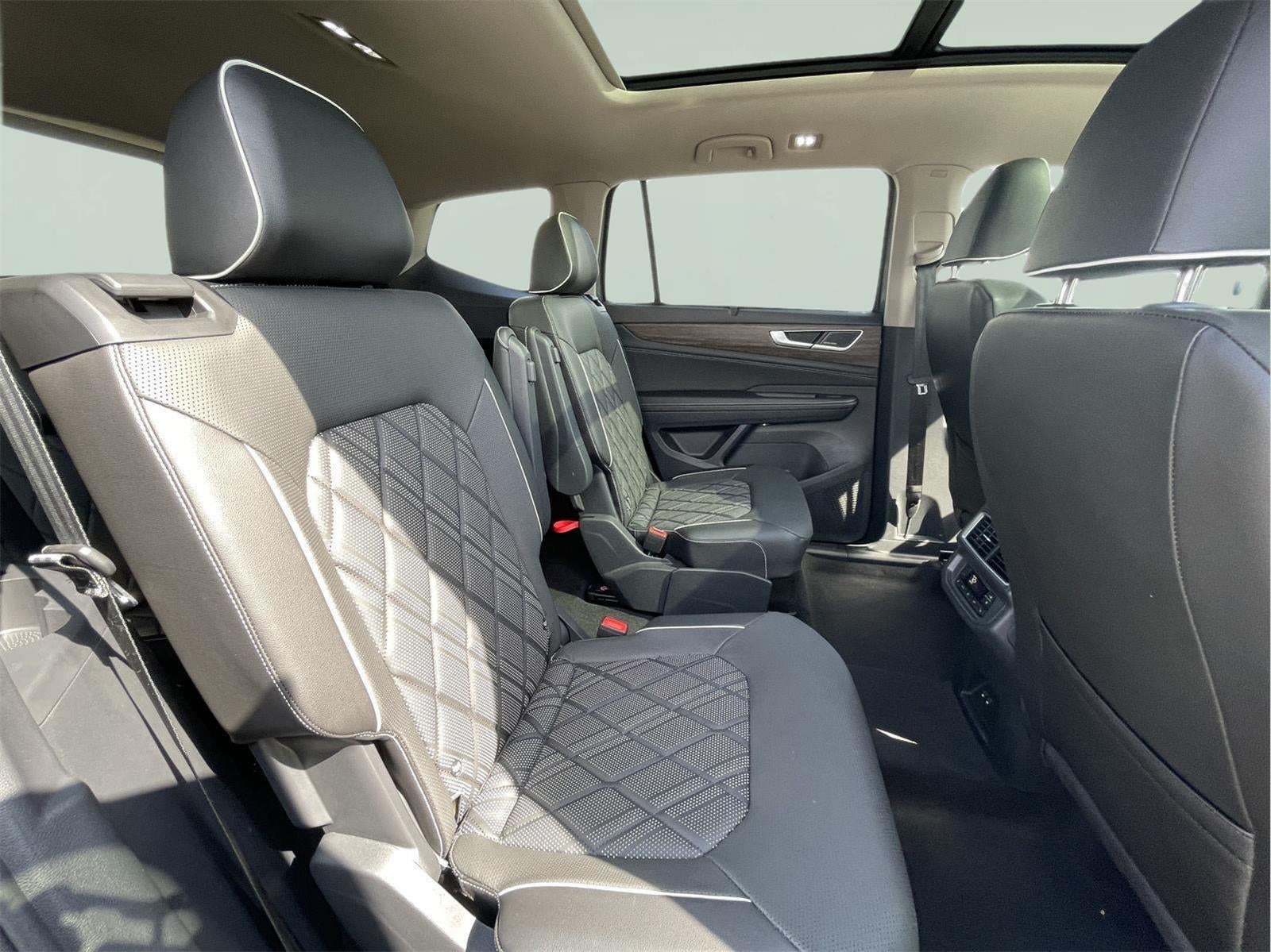 2024 Volkswagen Atlas 2.0T SEL Premium R-Line