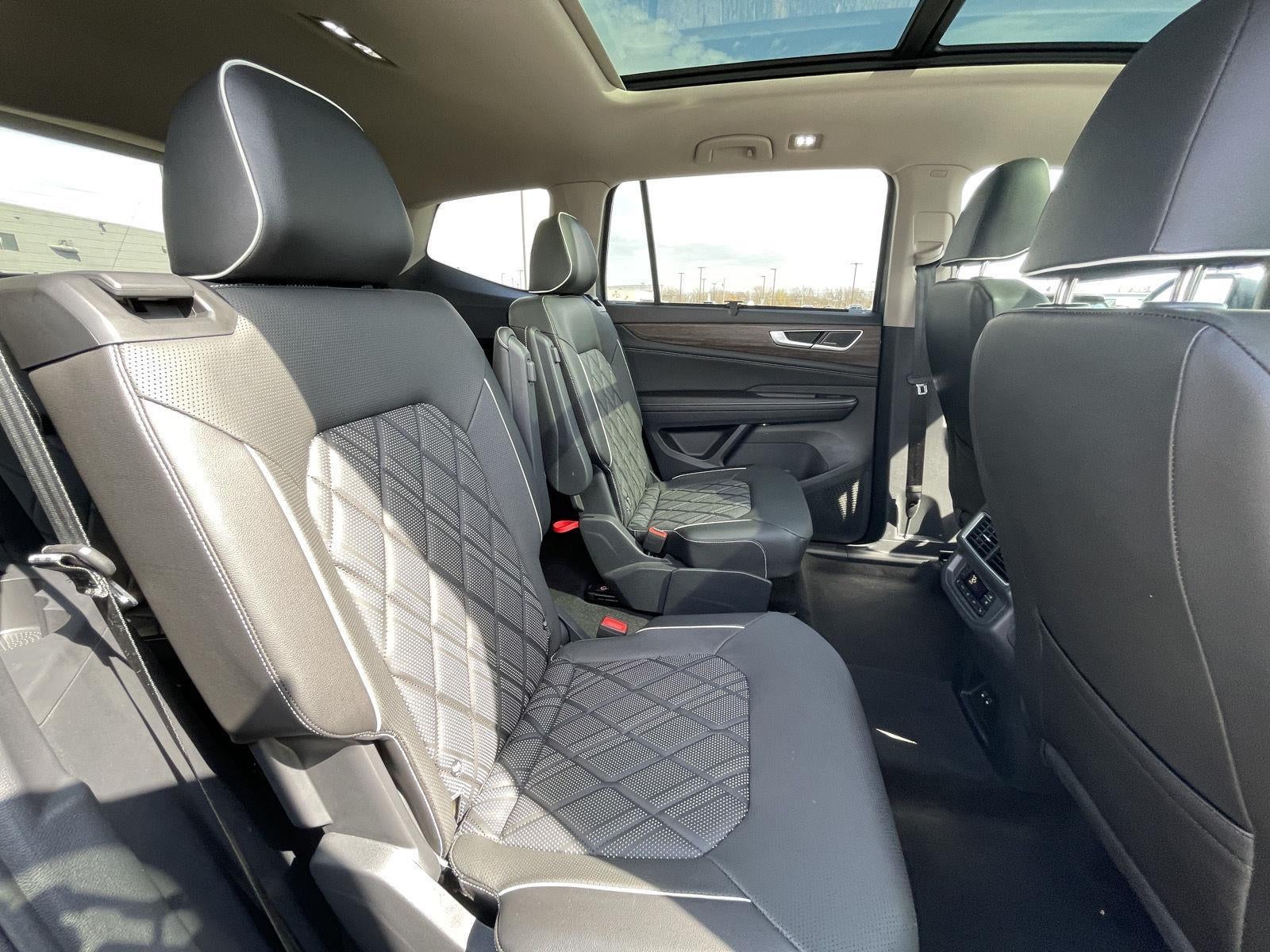 2024 Volkswagen Atlas 2.0T SEL Premium R-Line