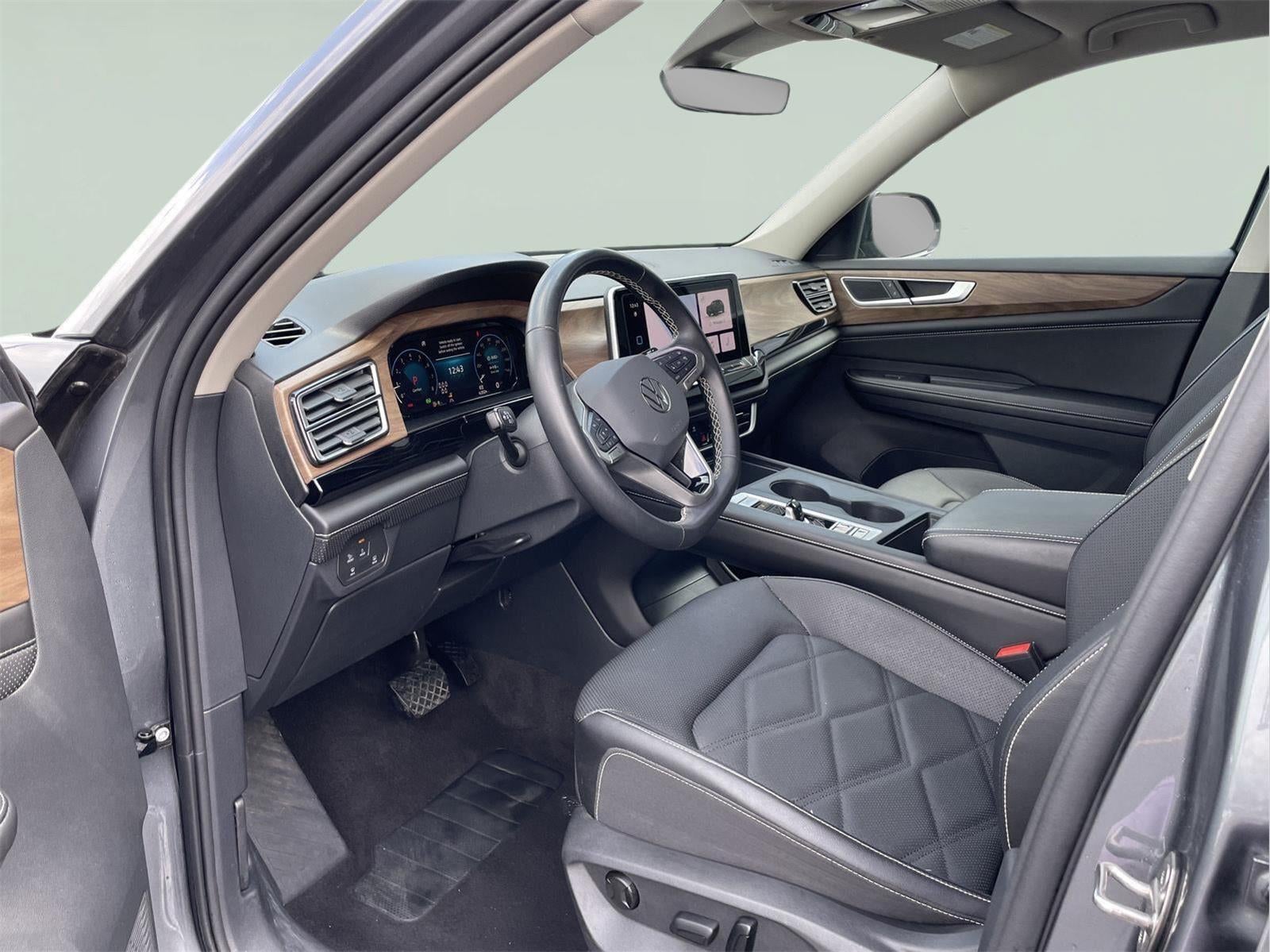 2024 Volkswagen Atlas 2.0T SE