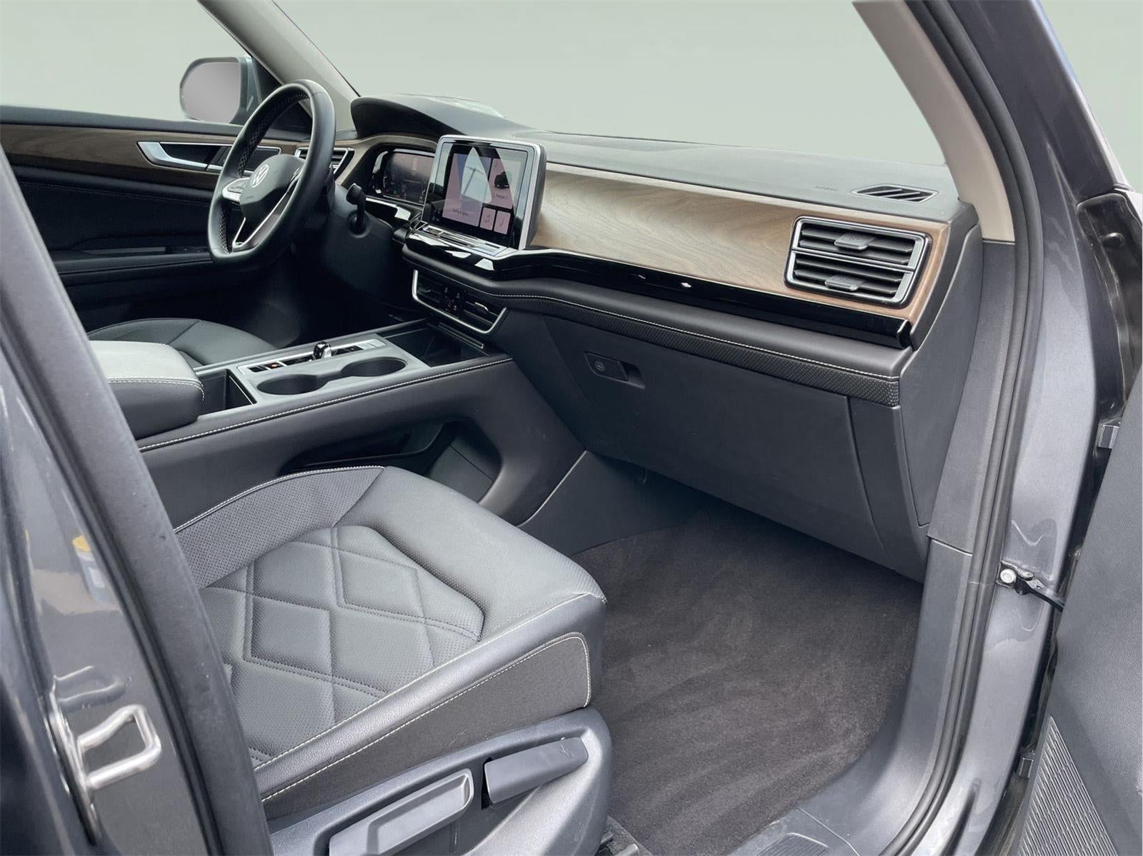 2024 Volkswagen Atlas 2.0T SE