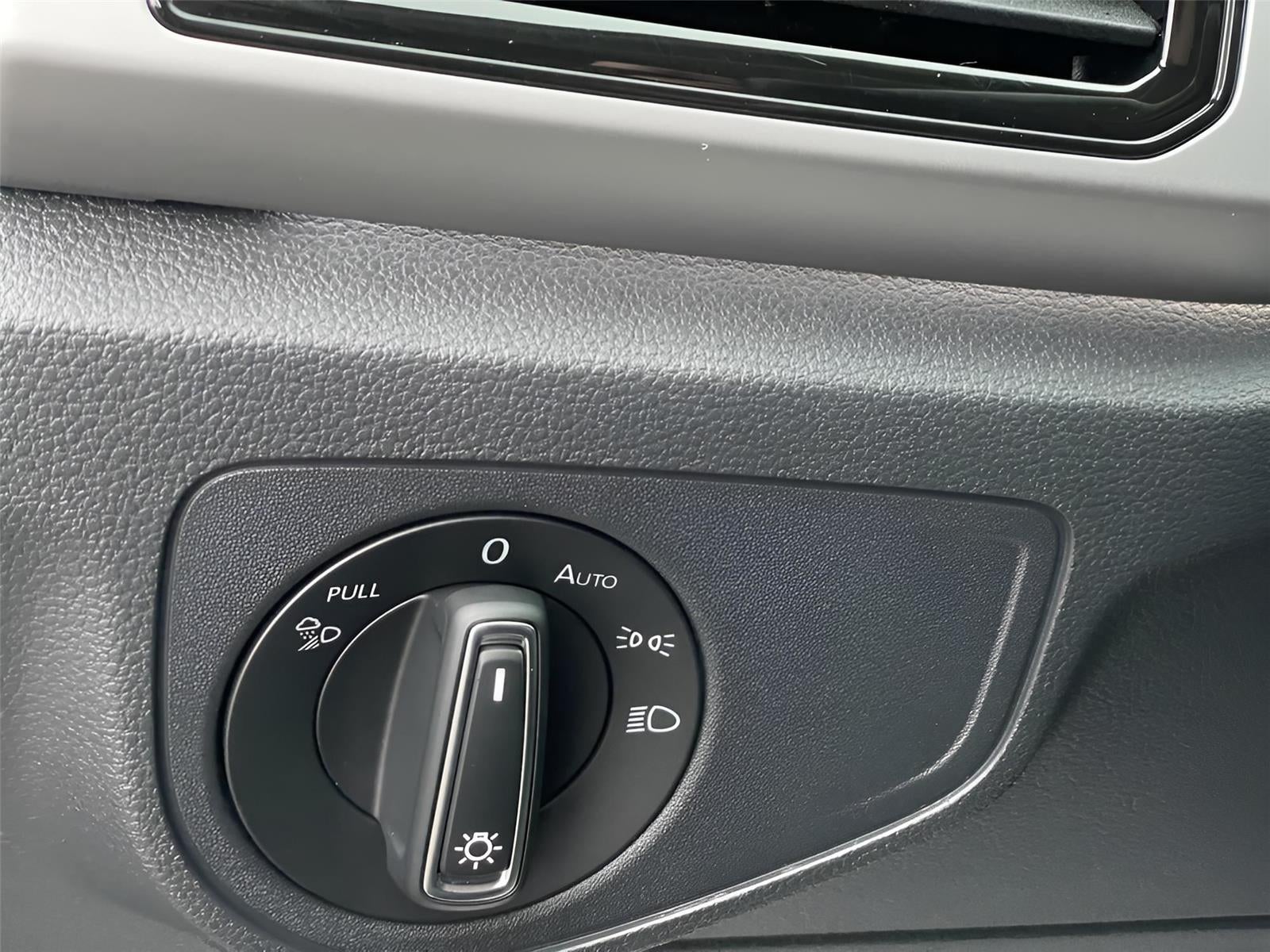 2022 Volkswagen Atlas 3.6L V6 SEL R-Line Black