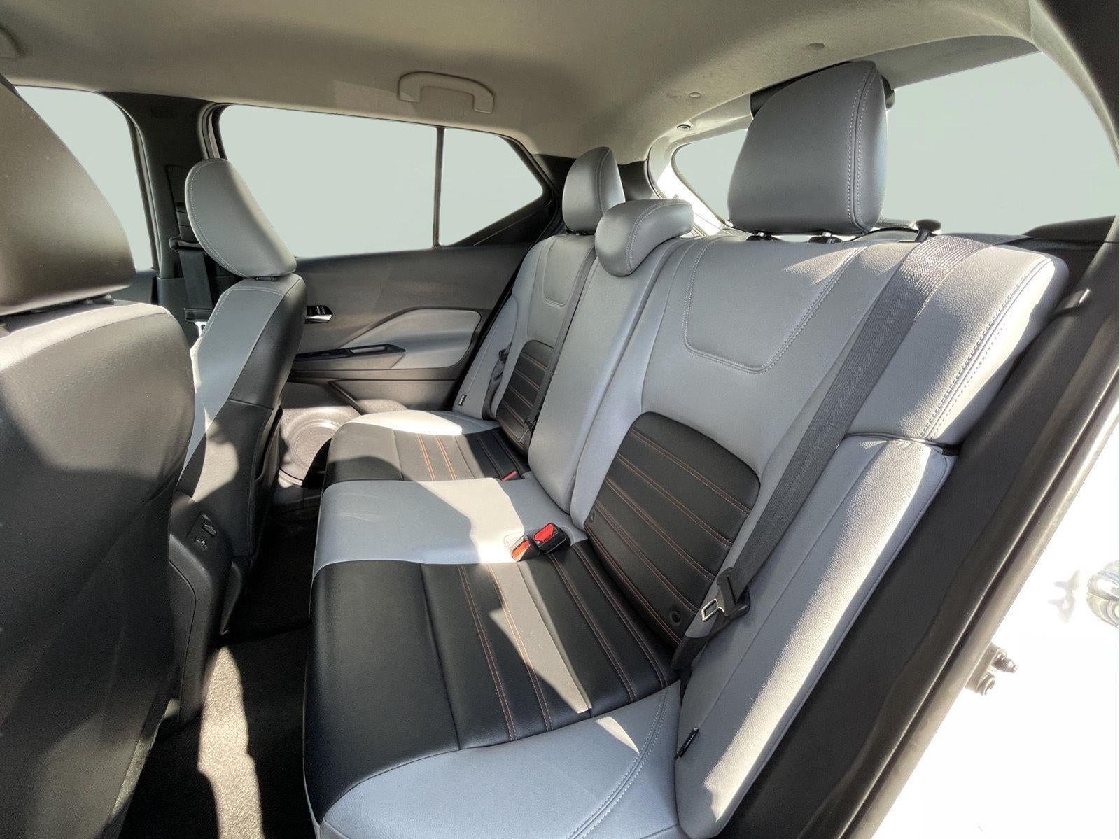 2022 Nissan Kicks SR