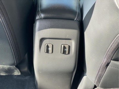 2022 Nissan Kicks SR