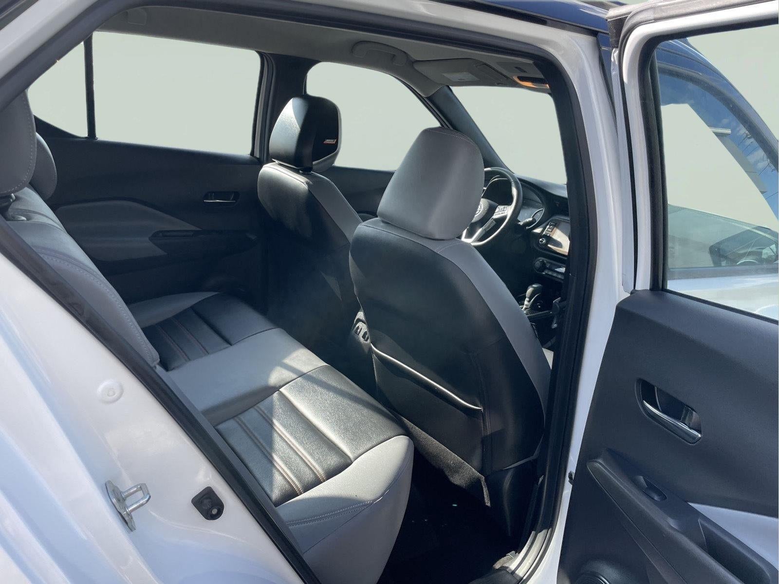 2022 Nissan Kicks SR