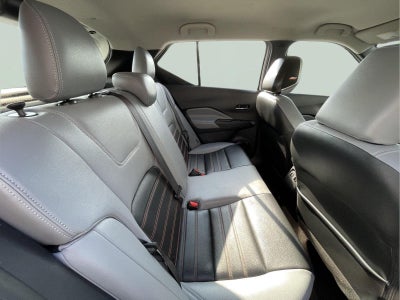 2022 Nissan Kicks SR