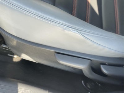 2022 Nissan Kicks SR