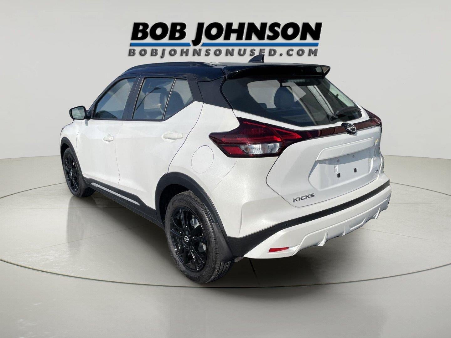 2022 Nissan Kicks SR
