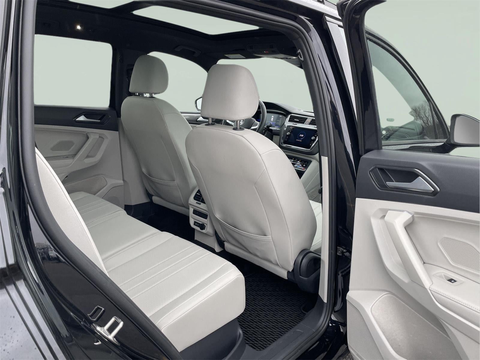 2023 Volkswagen Tiguan SE R-Line Black