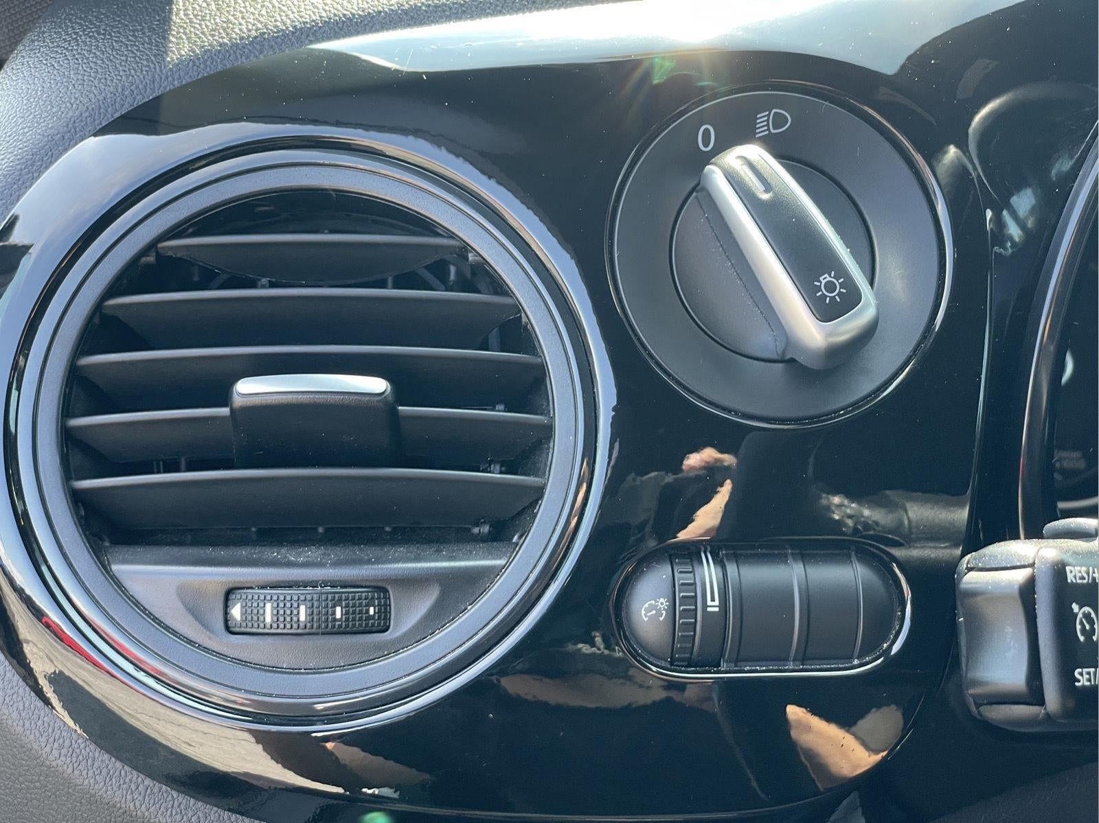 2018 Volkswagen Beetle S