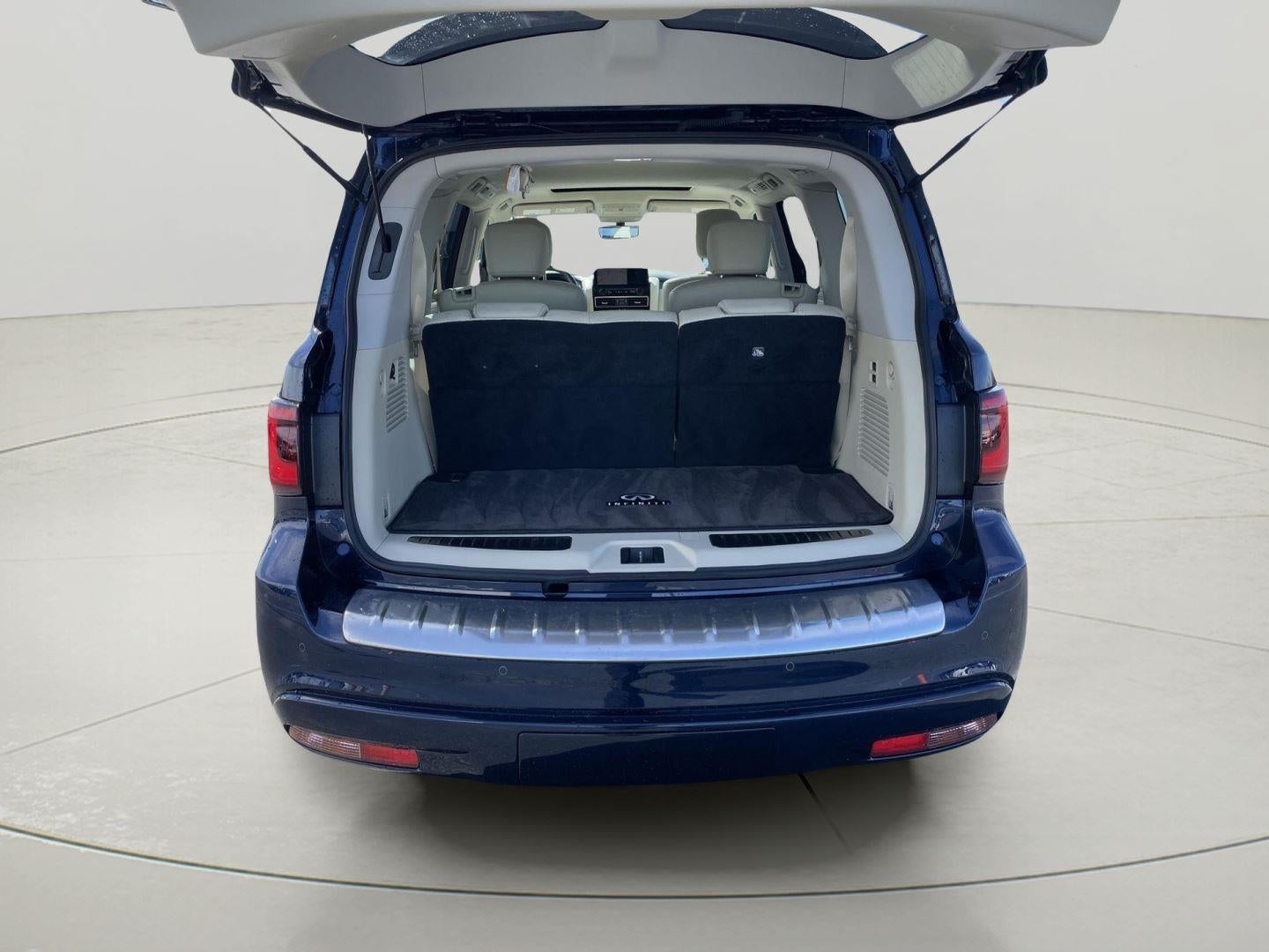 2022 INFINITI QX80 LUXE