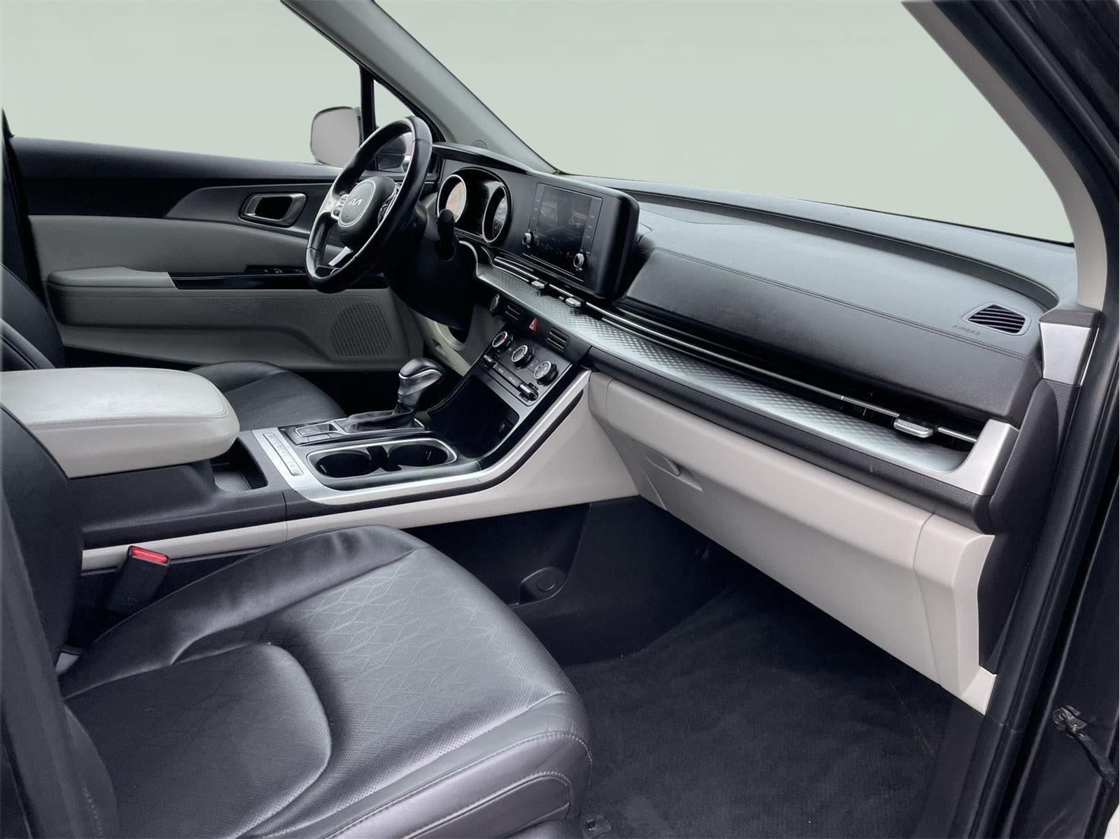 2023 Kia Carnival LX