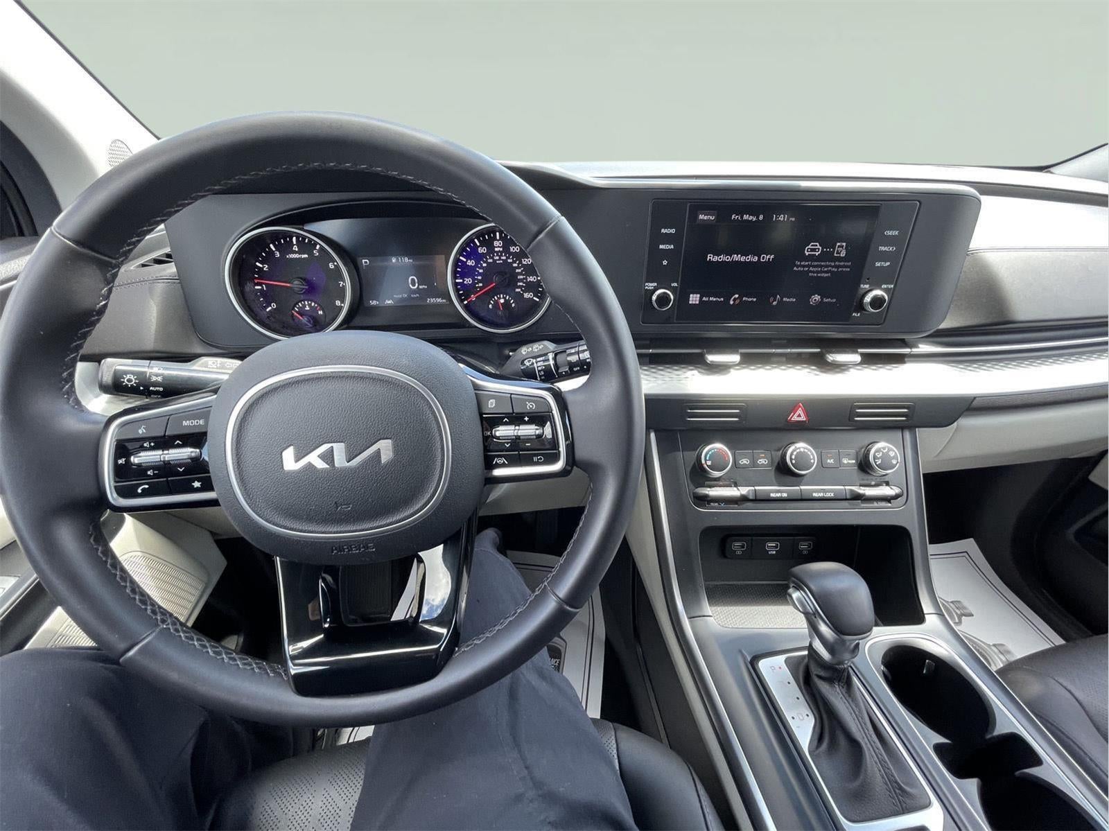2024 Kia Carnival LX